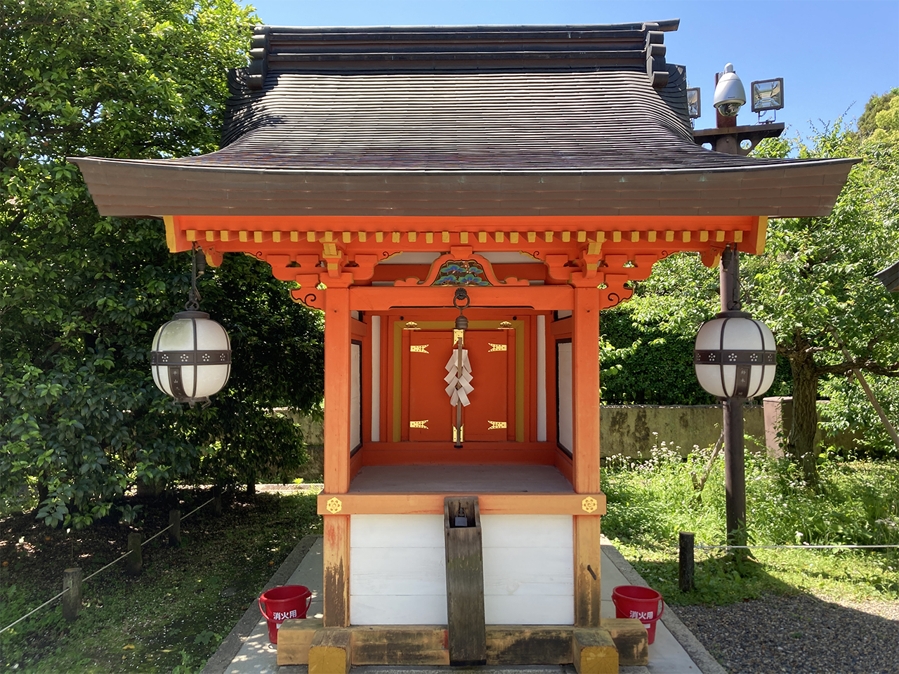 神明社 社殿