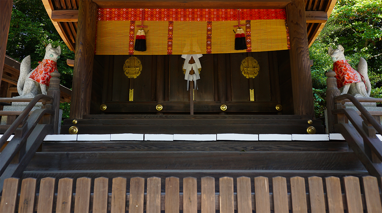 稲荷神社 社殿アップ