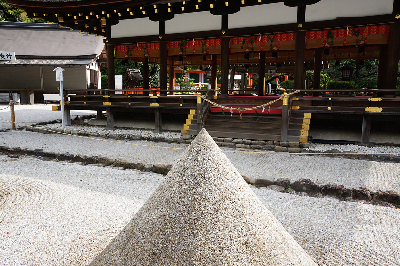 立砂の松の葉 右側