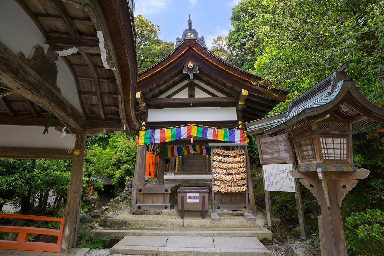 片山御子神社 社殿