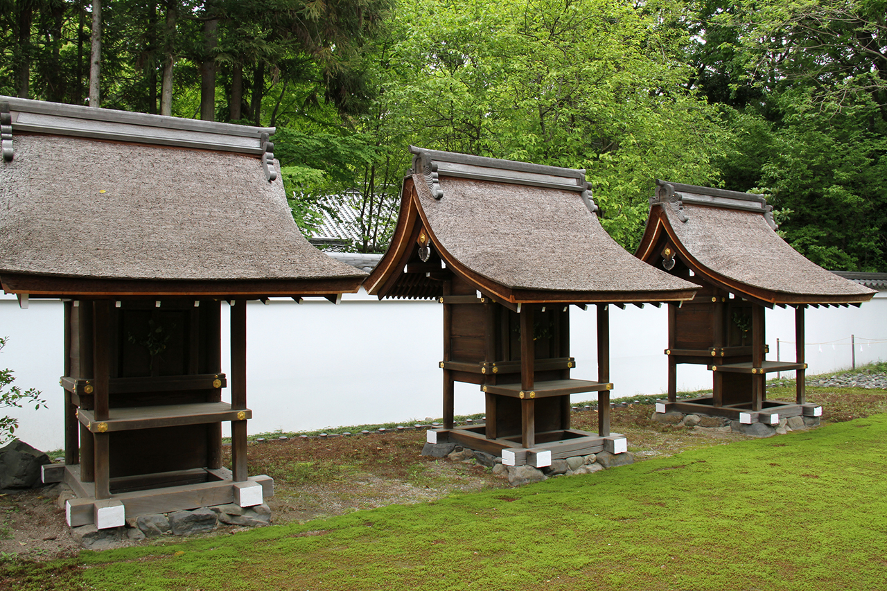 三井神社 末社(白鬚社・小杜社・諏訪社)