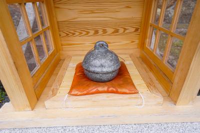 松尾大社 重軽の石