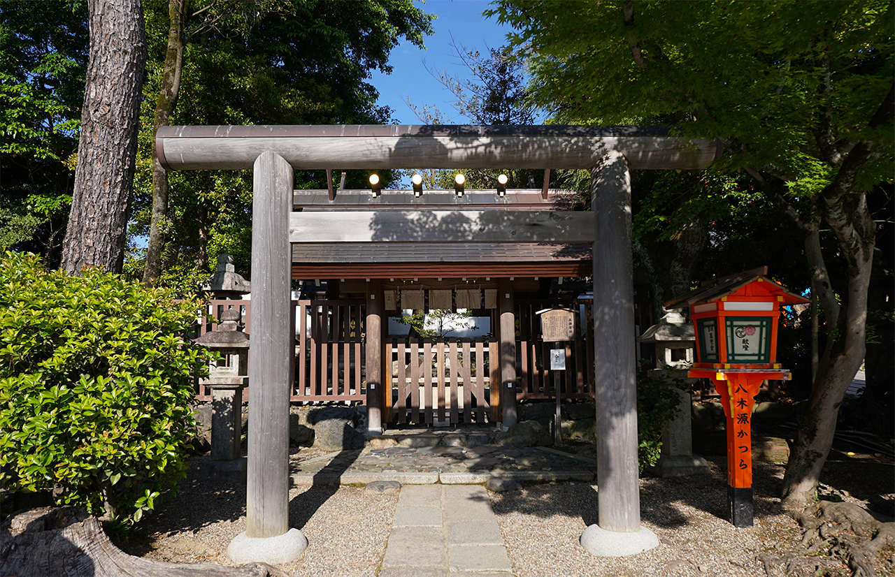 大神宮社の鳥居と社殿