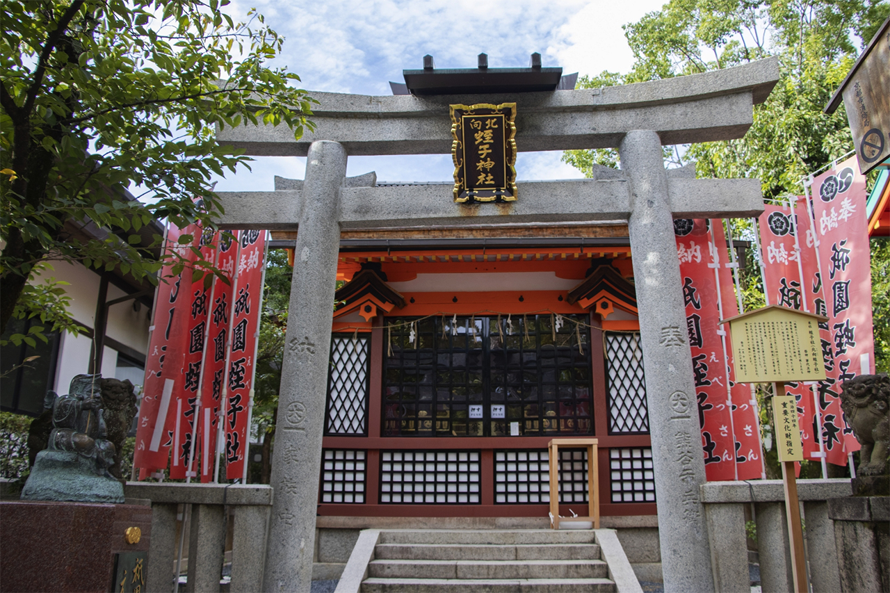 北向蛭子社の鳥居と社殿