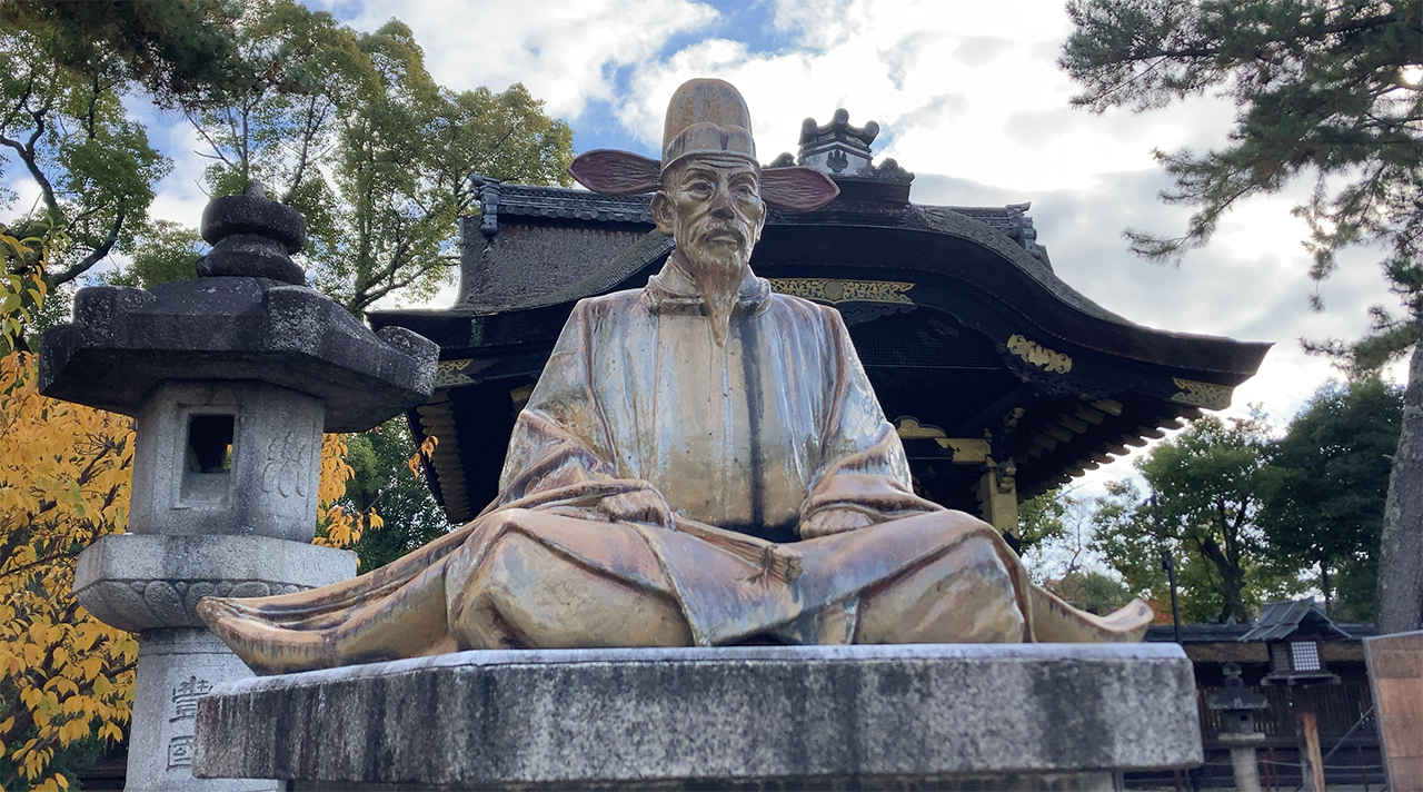 ご祭神の豊臣秀吉像