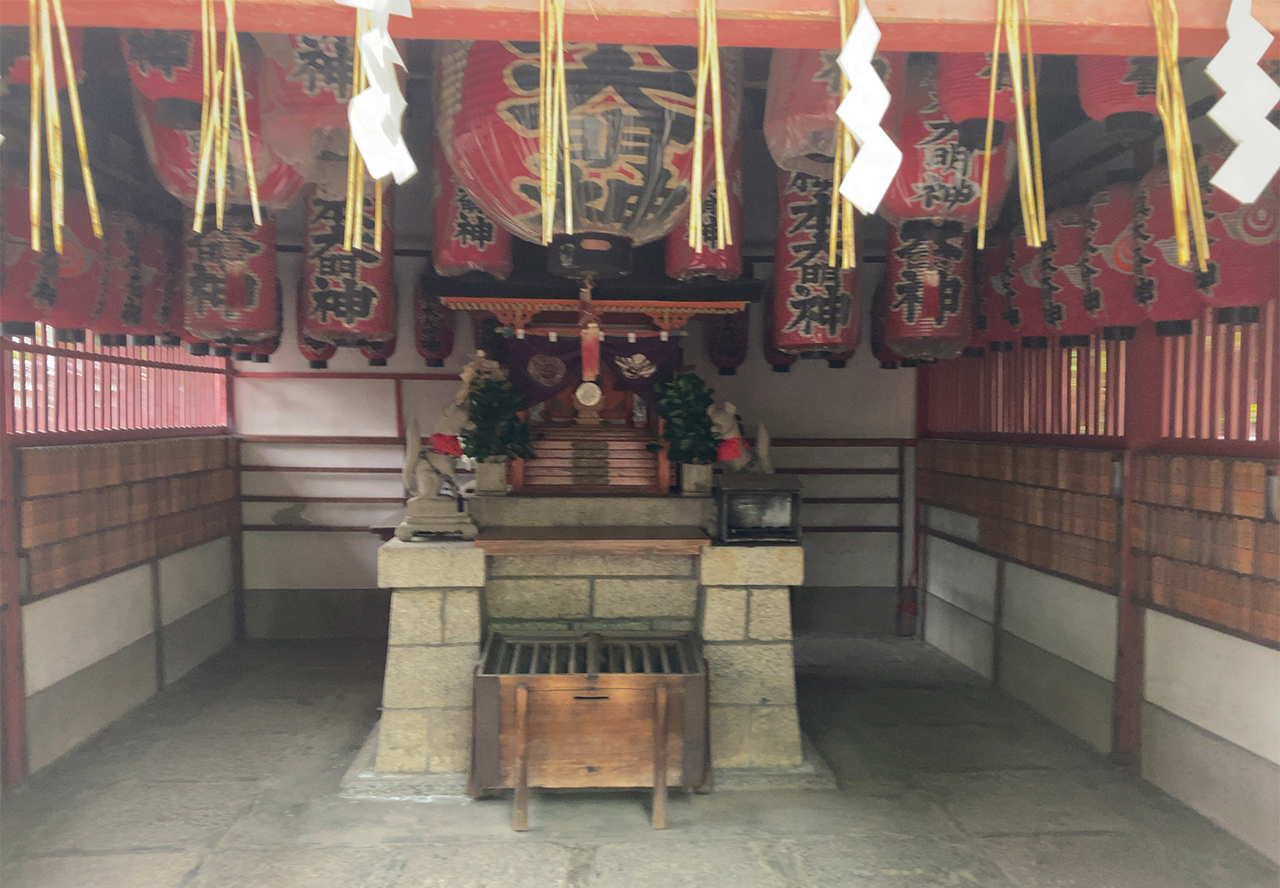 槇本稲荷神社 社殿全体