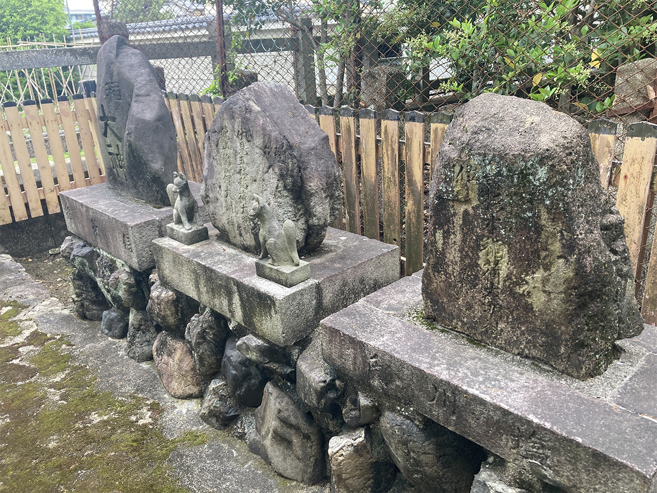 槇本稲荷神社のお塚