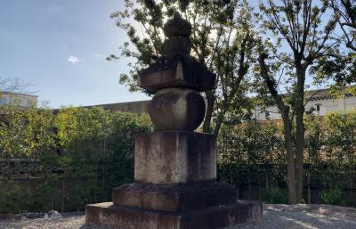 豊國神社 馬塚アップ