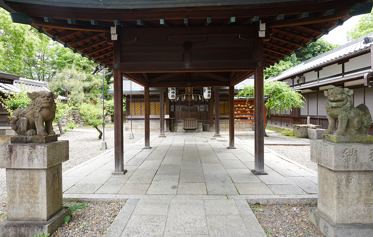 桃山天満宮 拝殿手前