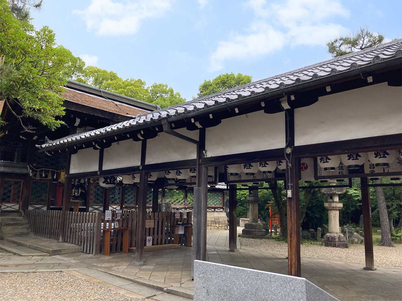 割拝殿から本殿に続く通路