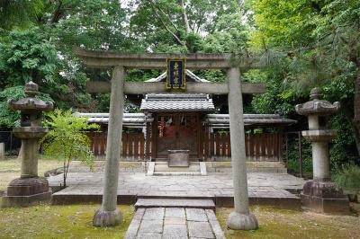 御香宮神社 東照宮 鳥居と社殿
