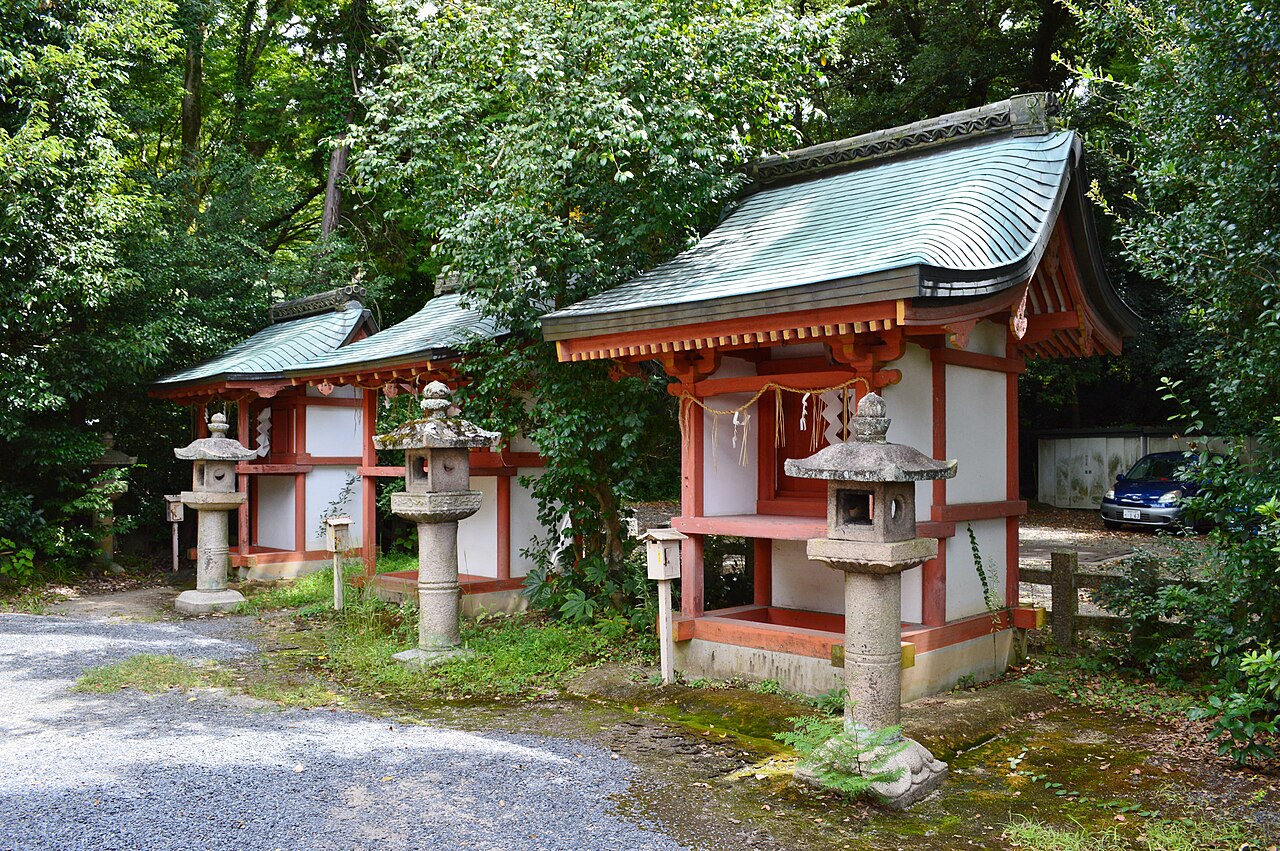 境内の春日神社・日吉神社・住吉神社