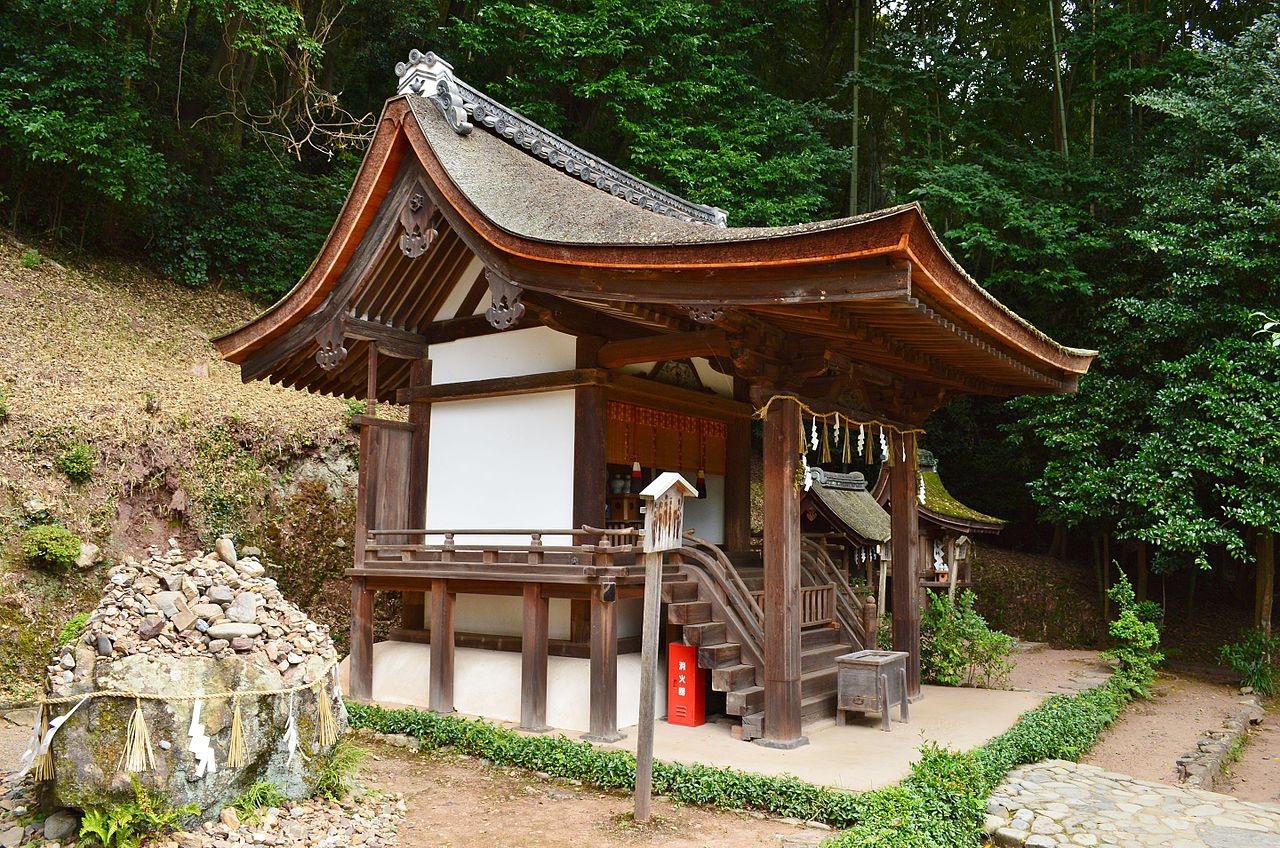 春日神社 社殿