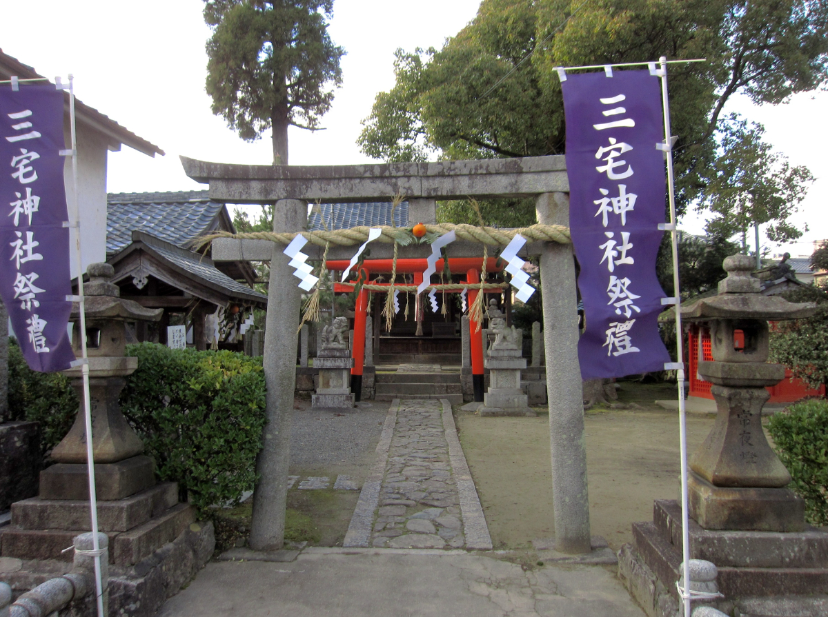 拝殿と本殿
