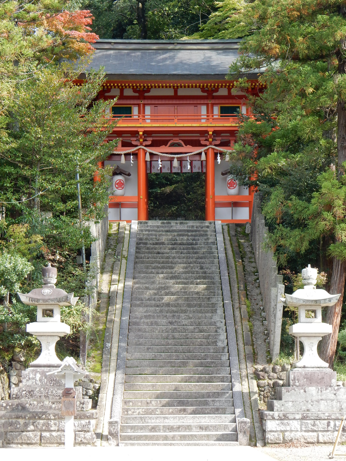 階段と神門