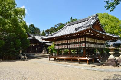 向日神社 舞楽殿と拝殿