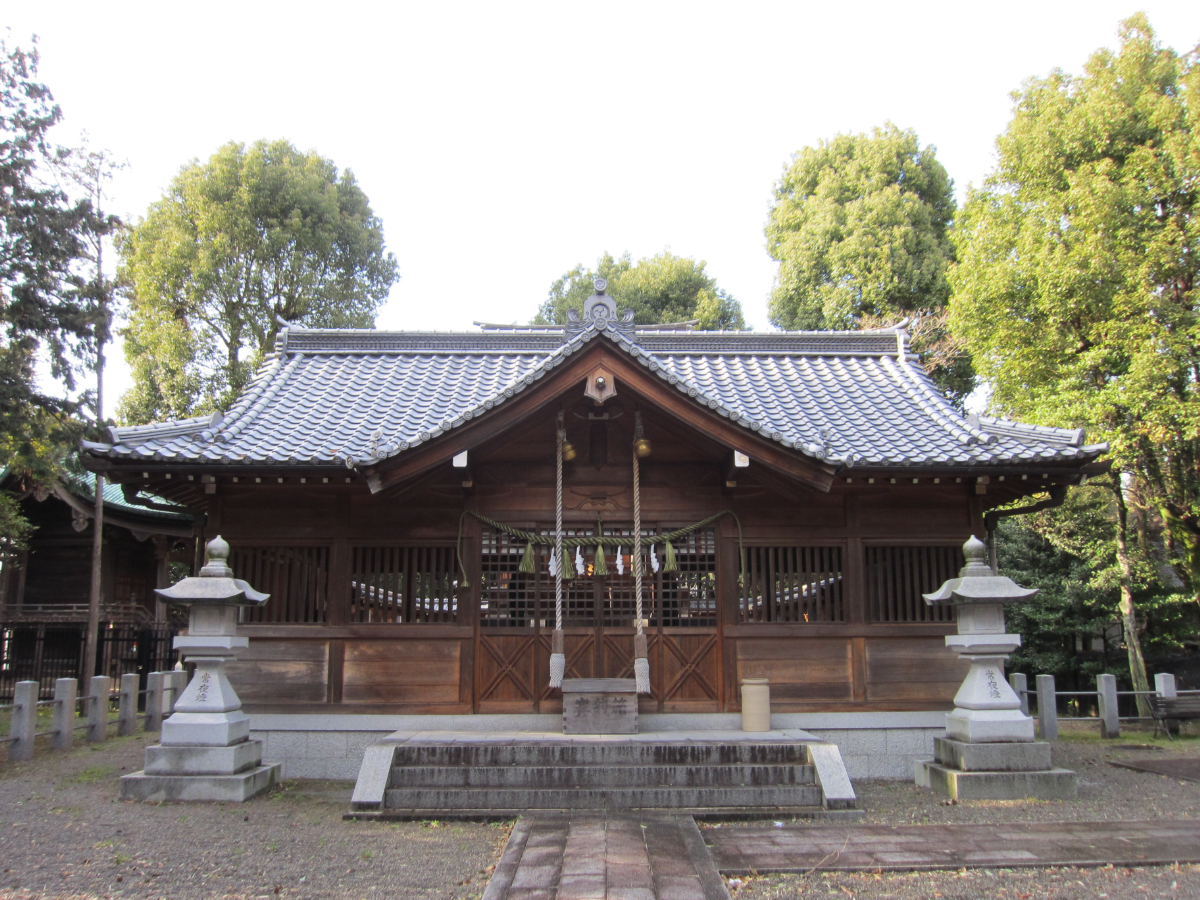 境内入口と鳥居