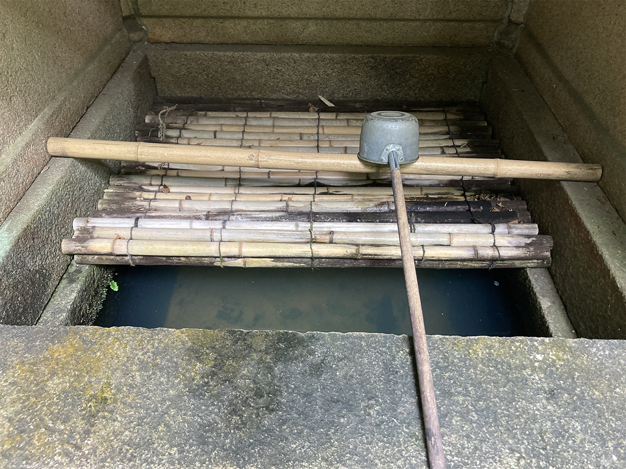 石清水発祥の霊水