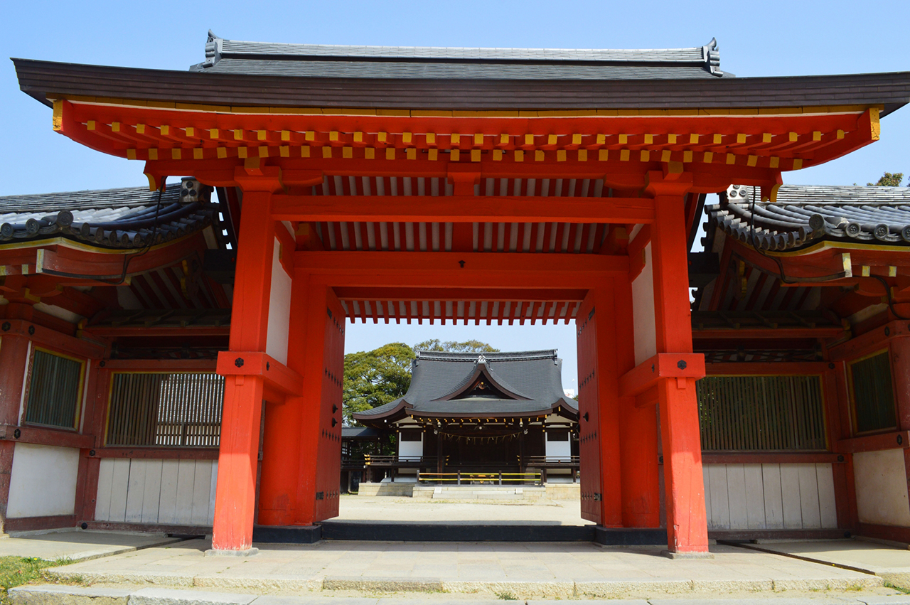 頓宮の南門