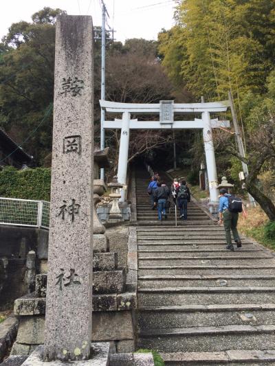 鞍岡神社 鳥居と階段