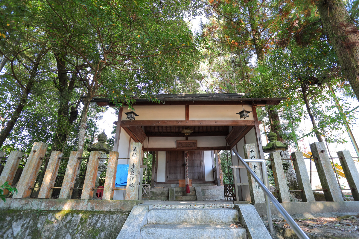 神社全景