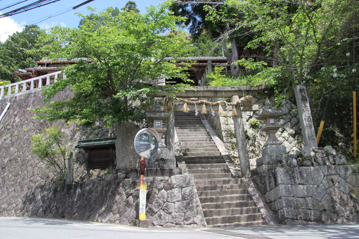 鳥居と階段