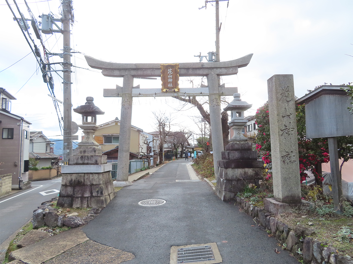 鳥居と社号標