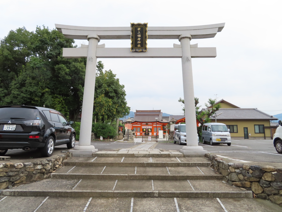 鳥居と拝殿