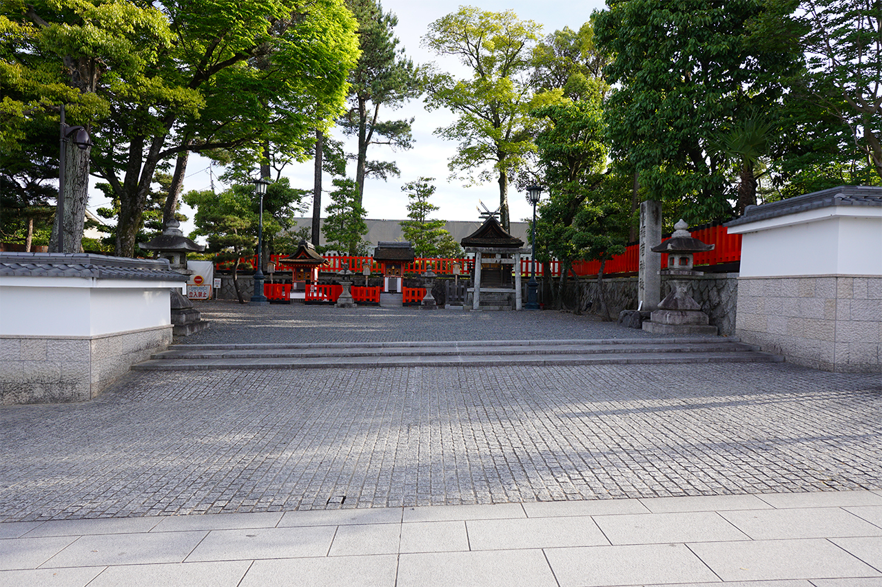 熊野社、藤尾社、霊魂社社殿