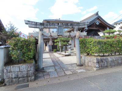 梅ノ宮神社 鳥居と社殿