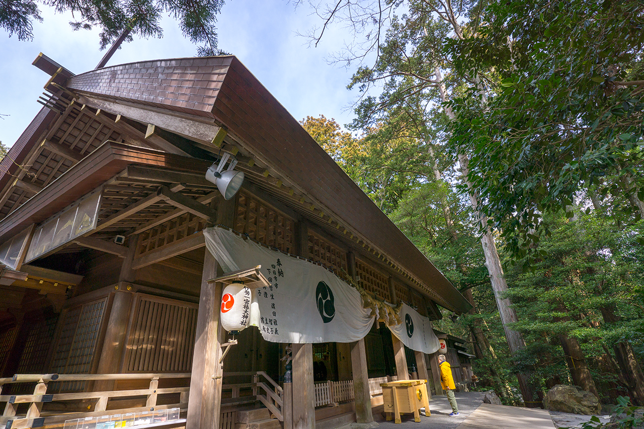 椿大神社 拝殿 斜め
