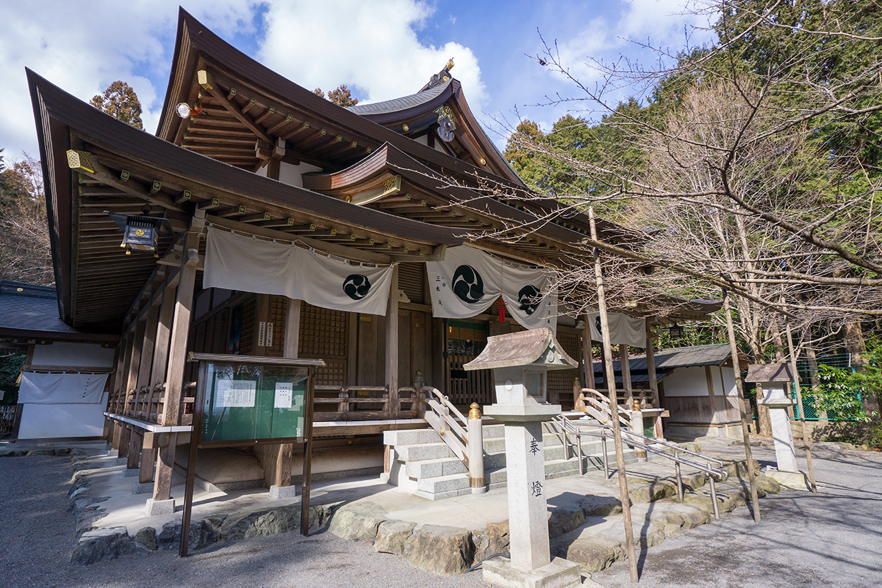 椿大神社 行満堂神霊殿