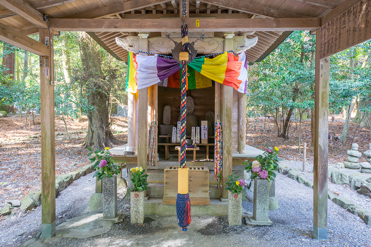椿大神社 椿延命地蔵尊 社殿内