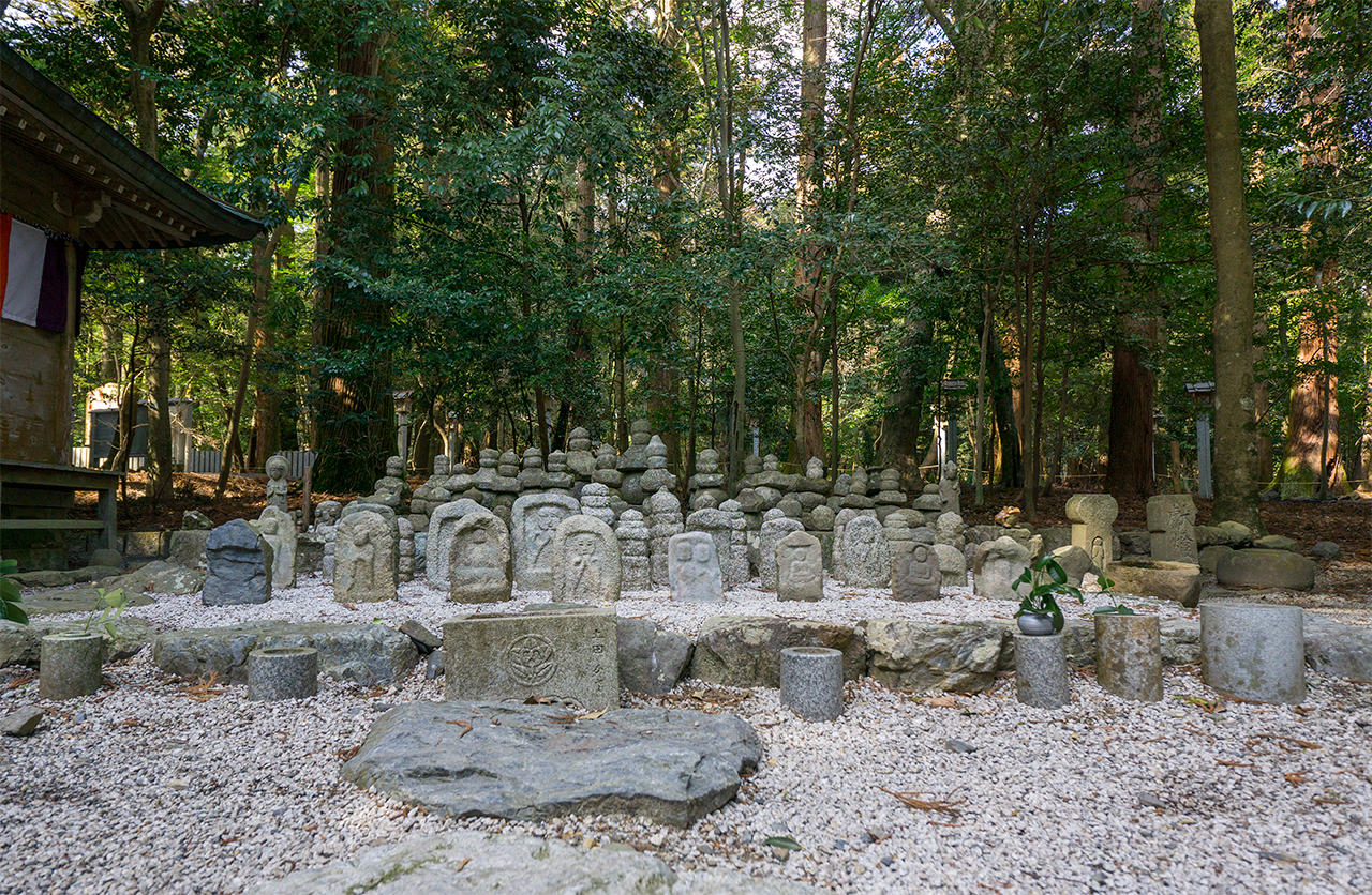 椿大神社 五輪塔