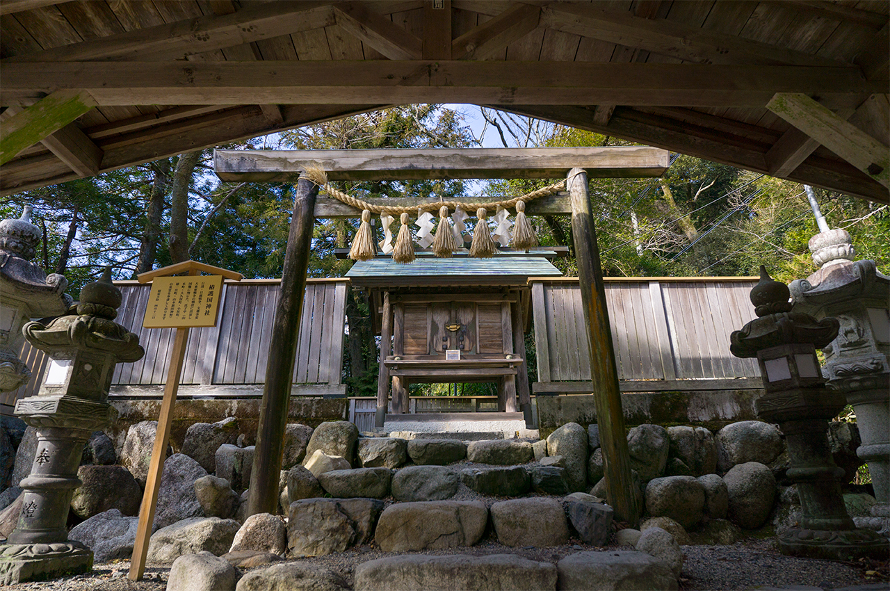椿大神社 椿護国神社 鳥居と社殿