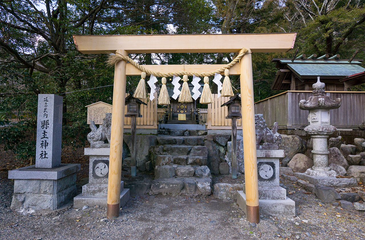 椿大神社 縣主神社 鳥居と社殿