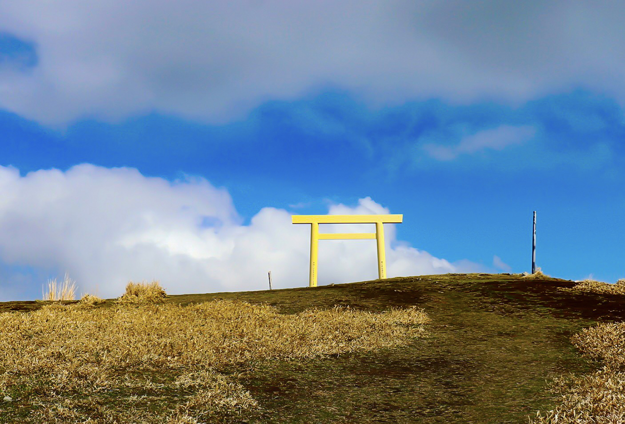 入道ヶ岳と鳥居
