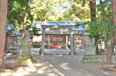 能褒野神社 鳥居と拝殿