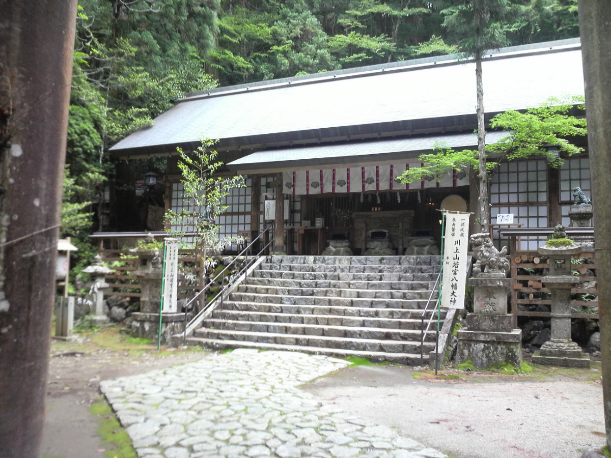 拝殿