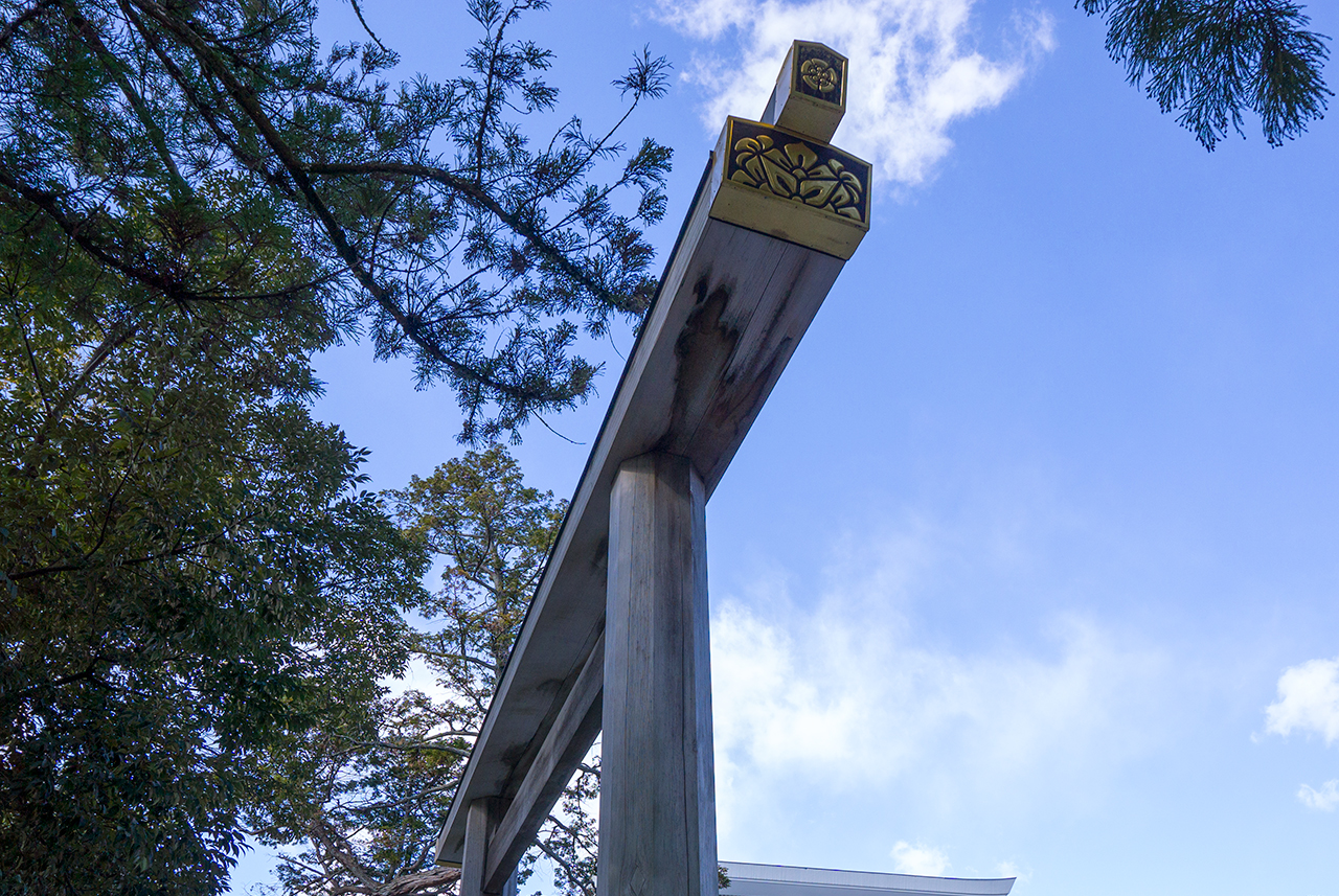 鳥居の笠木