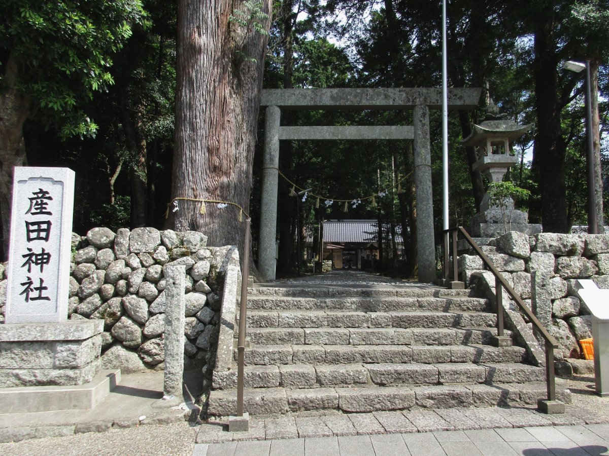 鳥居と社号標