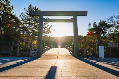 伊勢神宮 内宮 宇治橋の鳥居とご来光