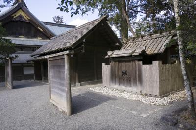 伊勢神宮 内宮 御酒殿と由貴御倉