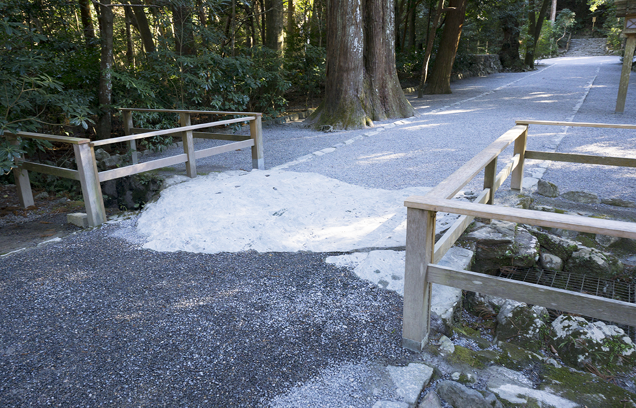 亀石がある石橋