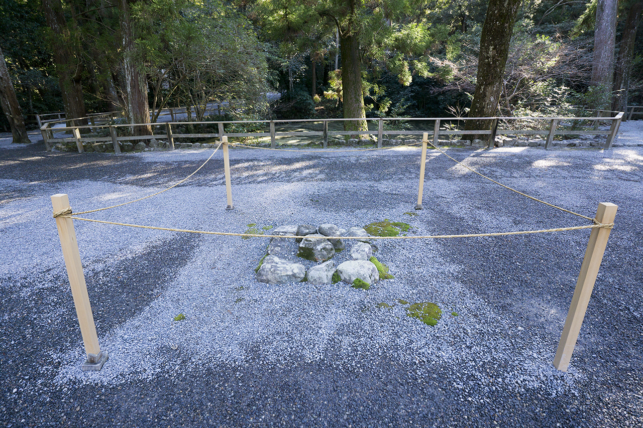 三つ石全体