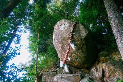 釣石神社 釣石