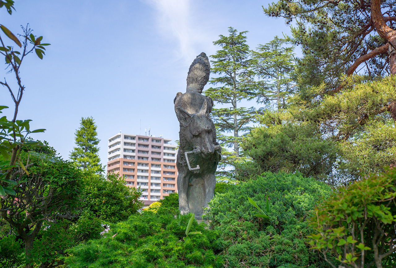 竹駒神社 飛躍の霊狐像 正面