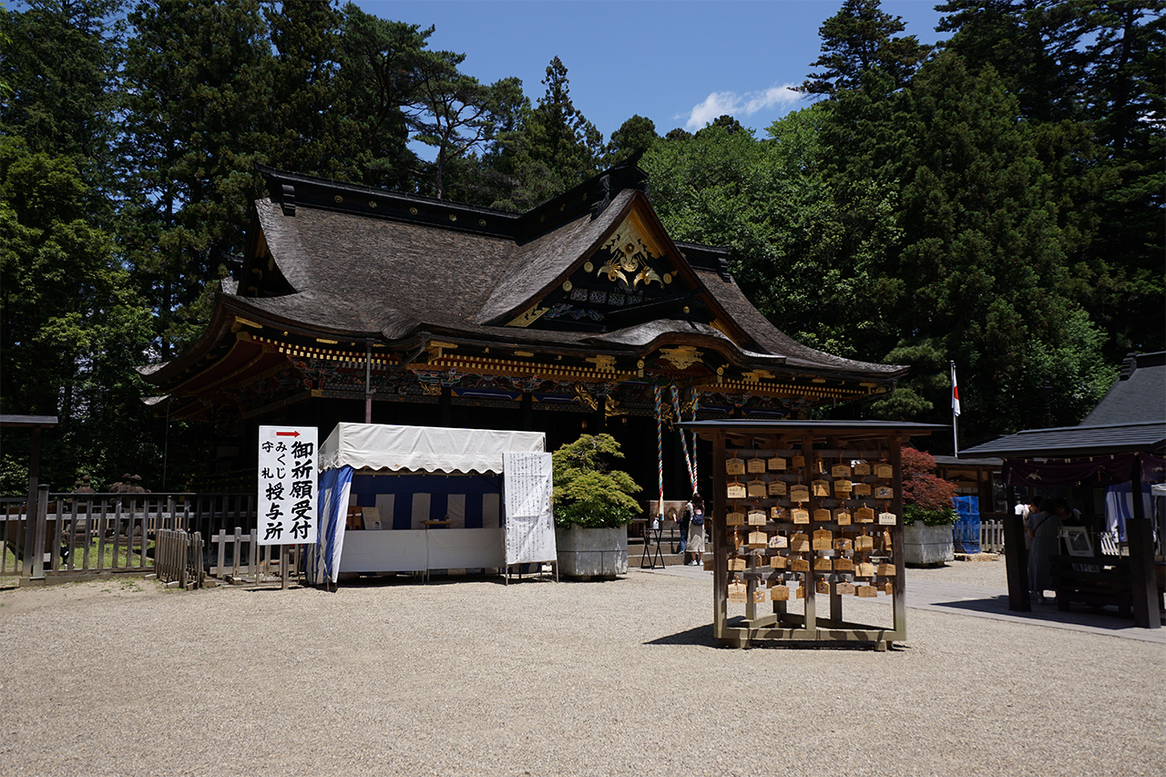 境内からみる拝殿