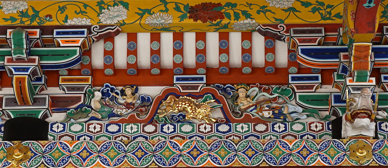 拝殿 長押、組物、蟇股の彫刻