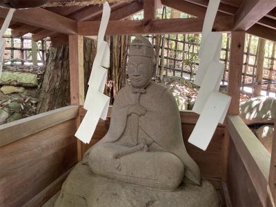 大崎八幡宮 沼田豊前正藤原茂密石像